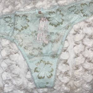 NWT VS BODY BY VICTORIA THONG